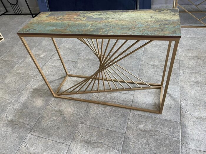 hall way entery table