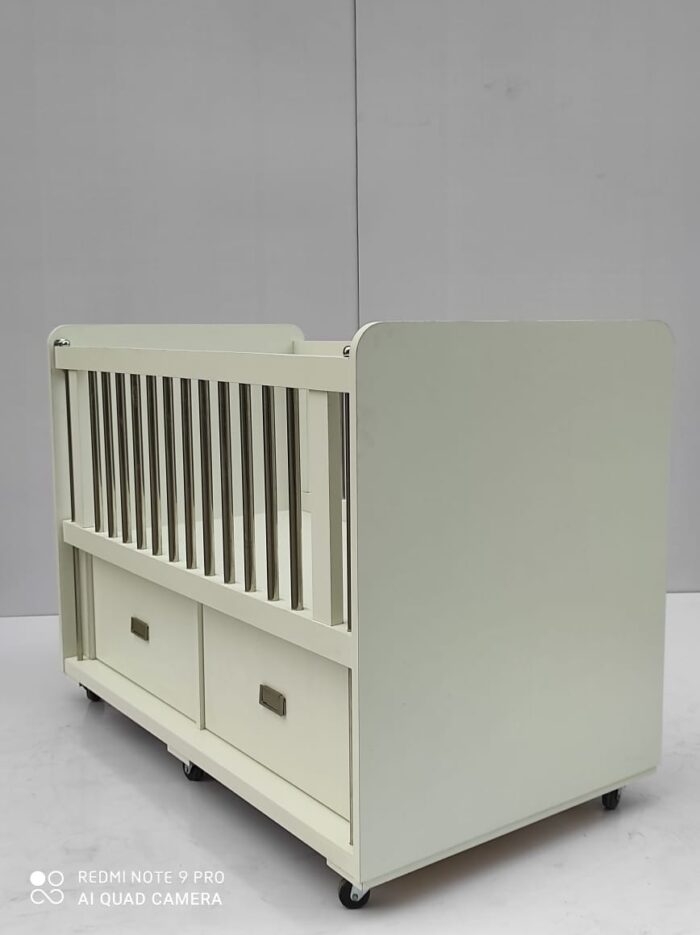 baby cot