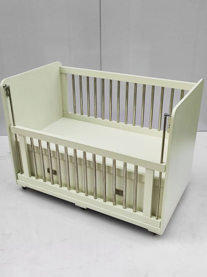 baby cot